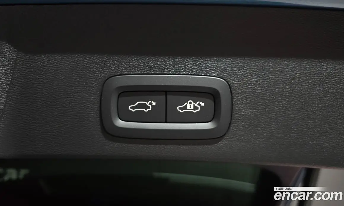 Volvo XC40 2025 2.0 автомат (гидро), фото 30