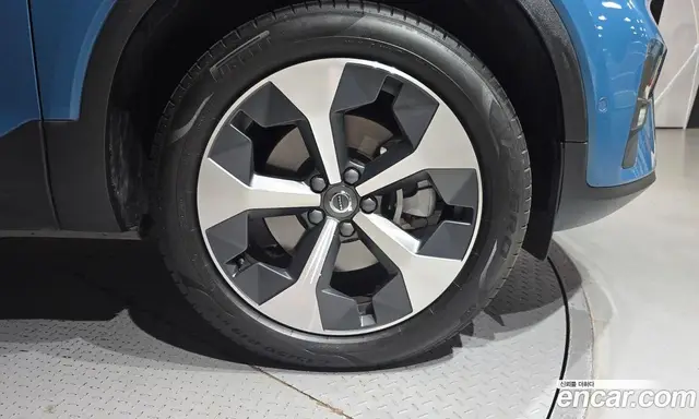 Volvo XC40 2025 2.0 автомат (гидро), миниатюра 7