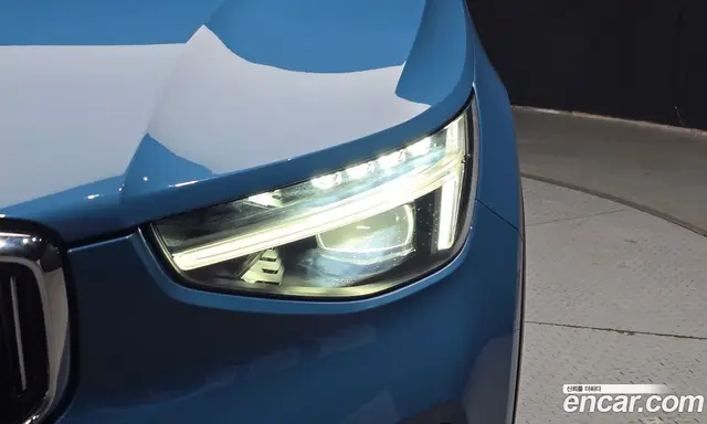 Volvo XC40 2025 2.0 автомат (гидро), миниатюра 8