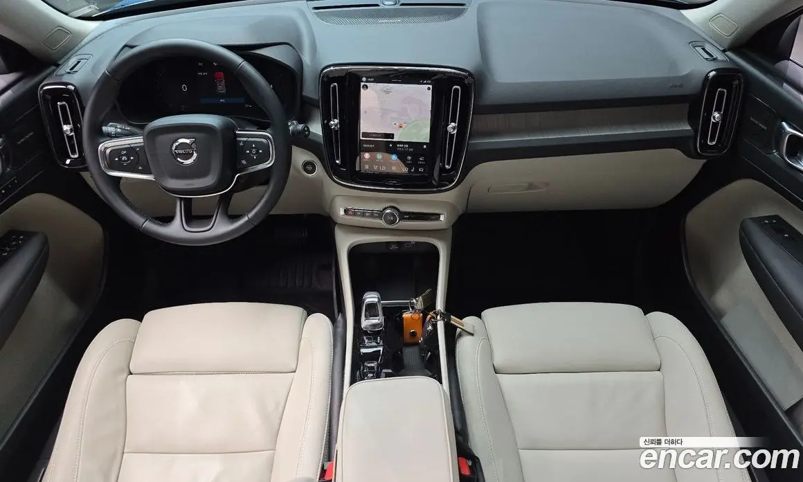 Volvo XC40 2025 2.0 автомат (гидро), фото 10