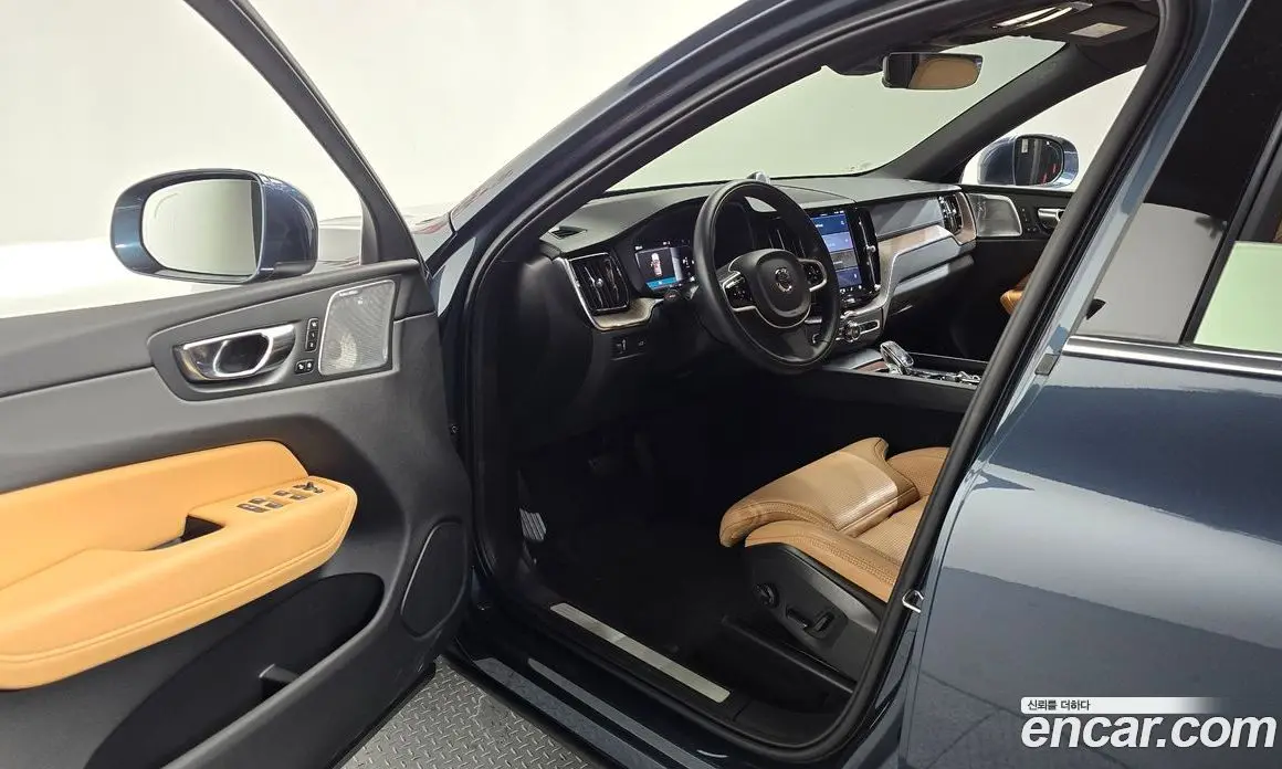 Volvo XC60 2021 2.0 автомат (гидро), фото 13