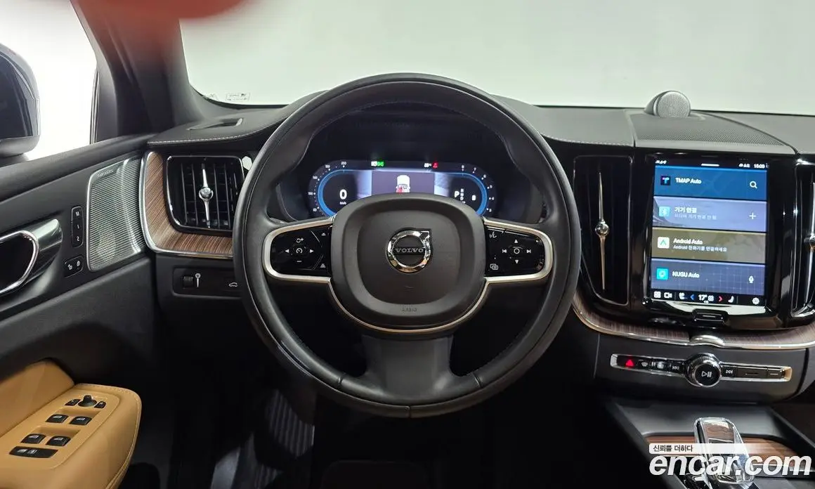 Volvo XC60 2021 2.0 автомат (гидро), фото 20
