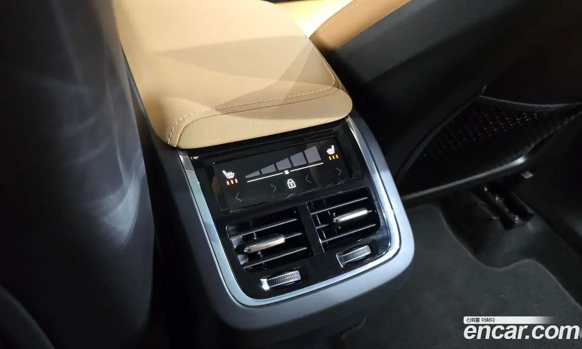 Volvo XC60 2021 2.0 автомат (гидро), фото 28