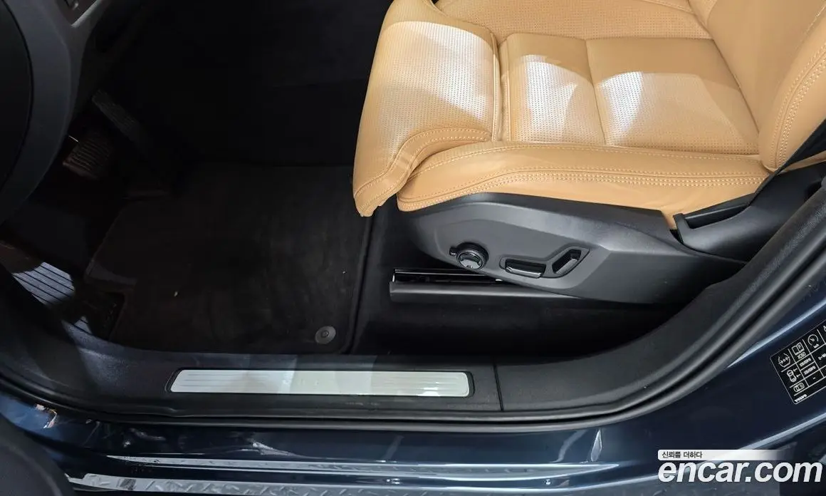 Volvo XC60 2021 2.0 автомат (гидро), фото 29