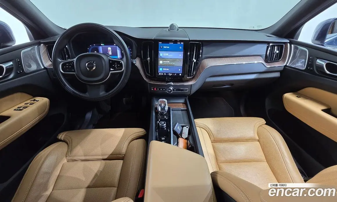 Volvo XC60 2021 2.0 автомат (гидро), фото 10