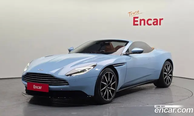 Aston Martin DB11, 2022, 8 361 км