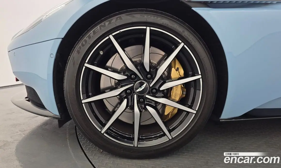 Aston Martin DB11 2022 4.0 автомат (гидро), фото 5