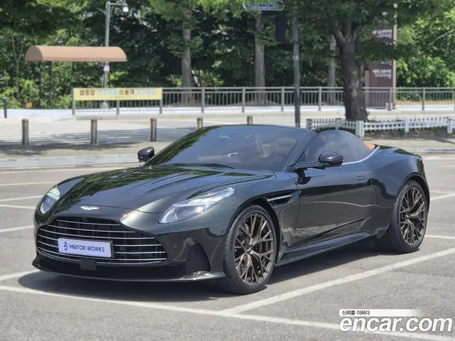 Aston Martin DB12, 2025, 773 км