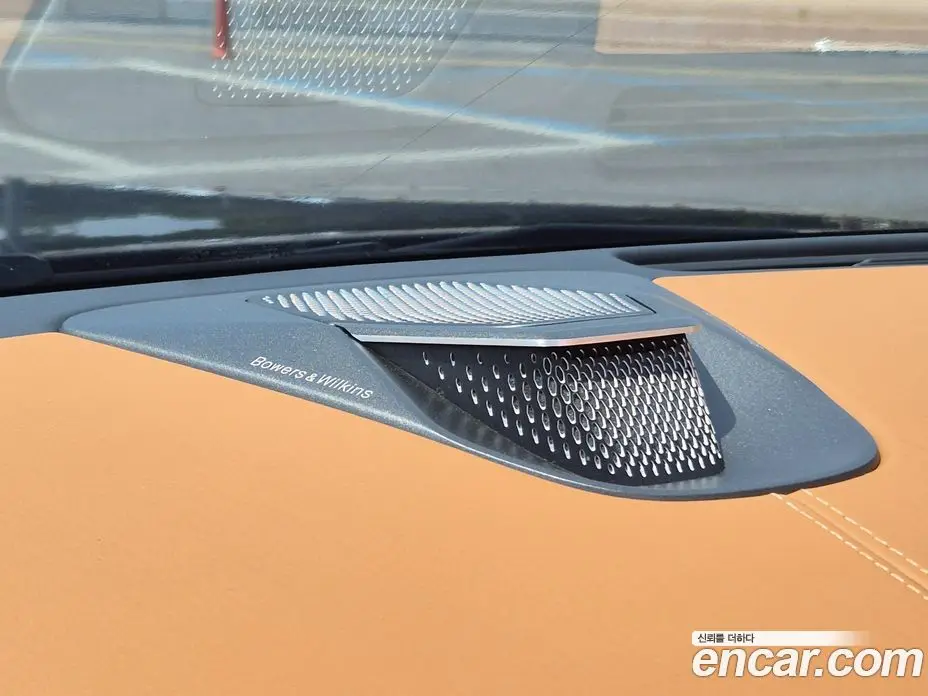 Aston Martin DB12 2025 4.0 автомат (гидро), фото 13