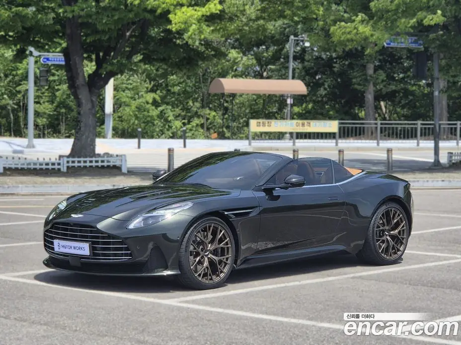 Aston Martin DB12 2025 4.0 автомат (гидро), фото 18