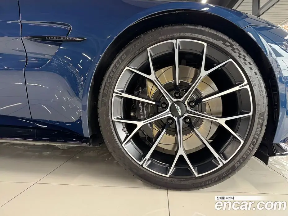 Aston Martin Vantage 2025 4.0 автомат (гидро), фото 14