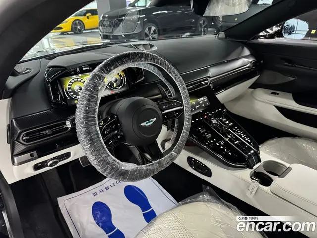 Aston Martin Vantage 2025 4.0 автомат (гидро), миниатюра 4