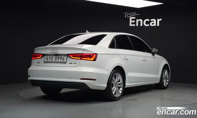Audi A3 2016 2.0 автомат (гидро), миниатюра 2