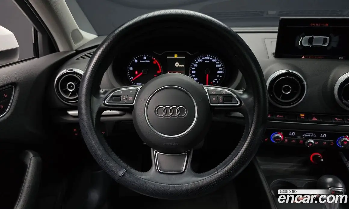Audi A3 2016 2.0 автомат (гидро), фото 13