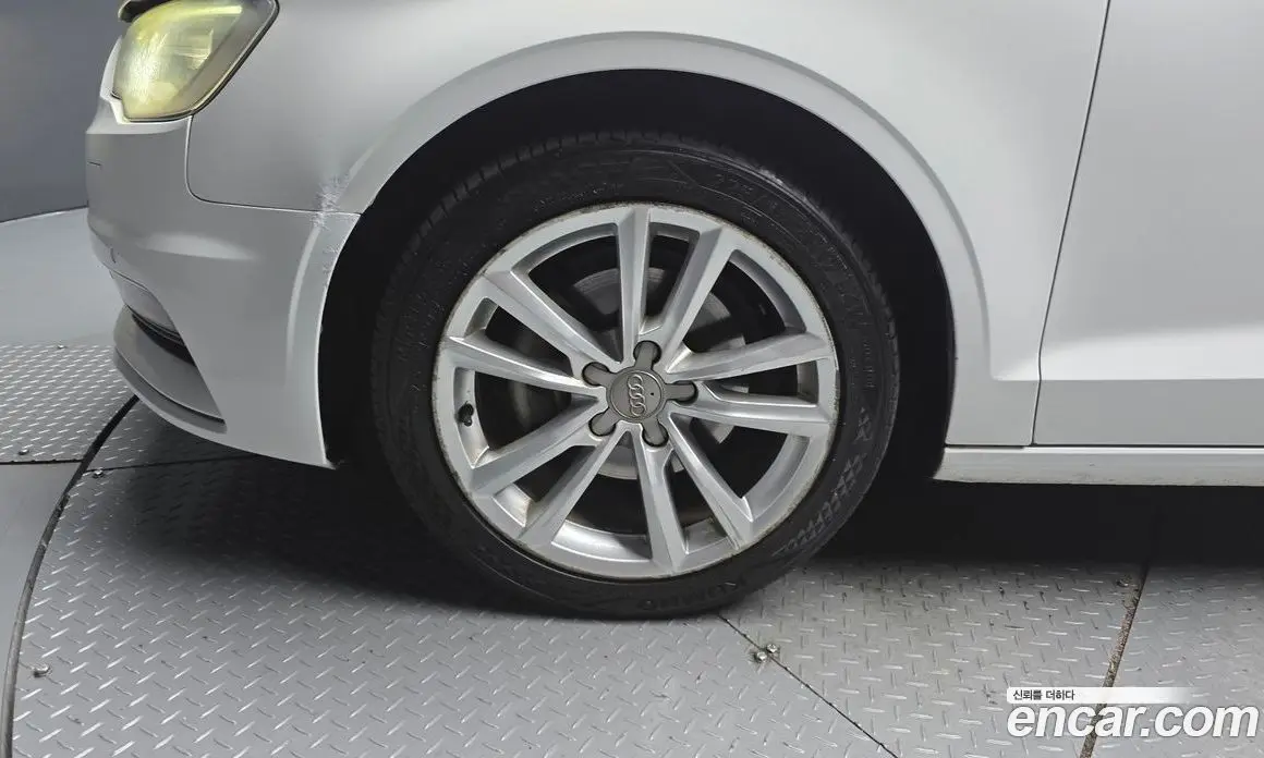 Audi A3 2016 2.0 автомат (гидро), фото 5