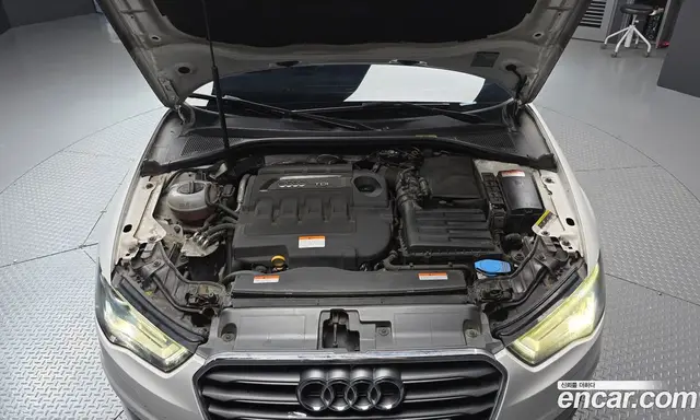 Audi A3 2016 2.0 автомат (гидро), миниатюра 6