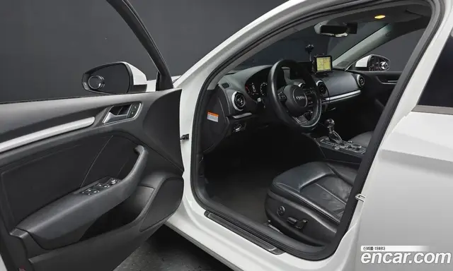 Audi A3 2016 2.0 автомат (гидро), миниатюра 10