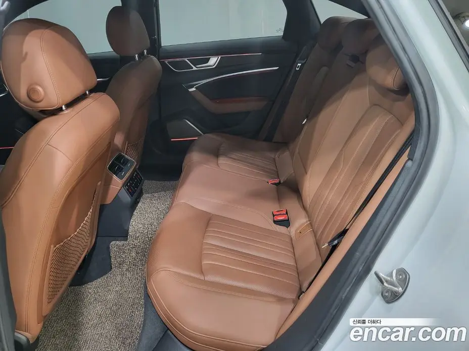 Audi A6 2021 2.0 автомат (гидро), фото 13