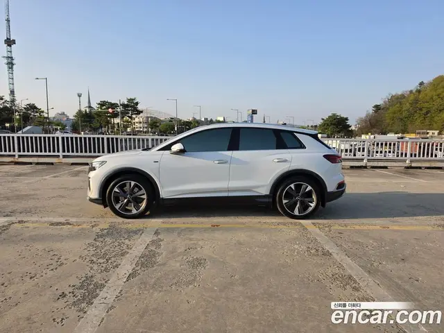 Audi Q4 e-tron 2023 автомат (гидро), миниатюра 8