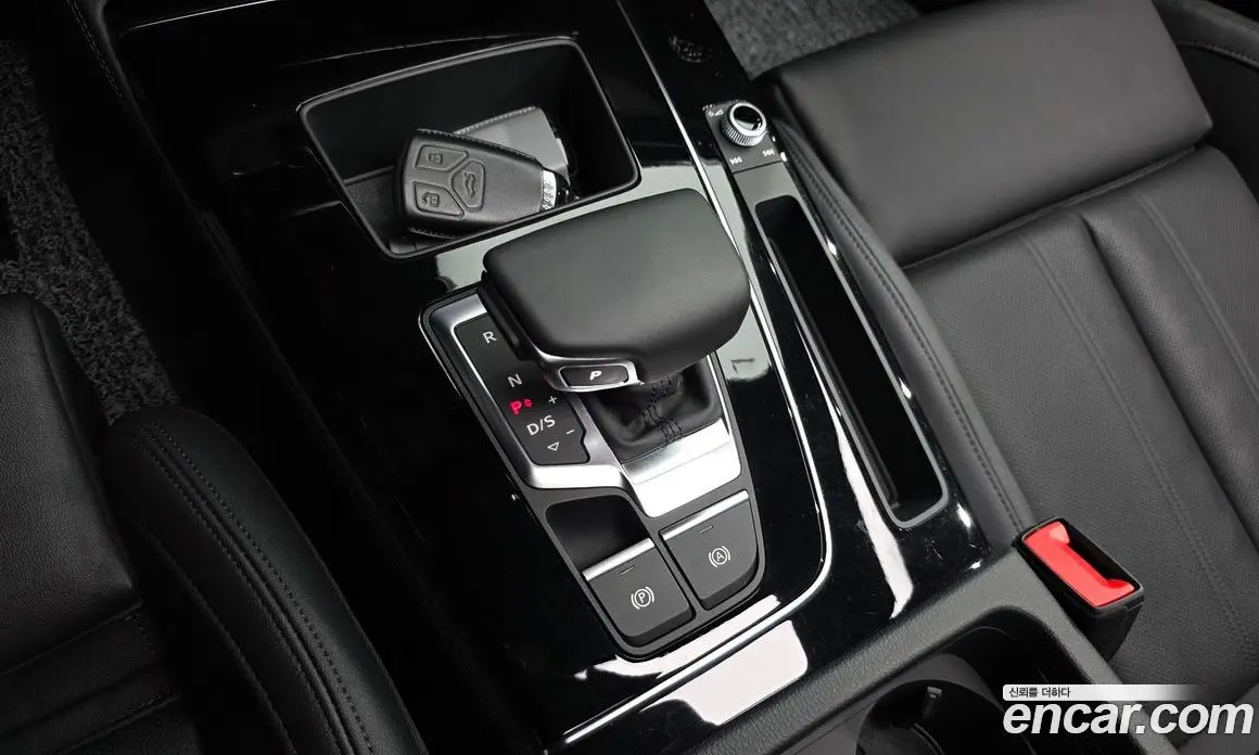 Audi Q5 2024 2.0 автомат (гидро), фото 12