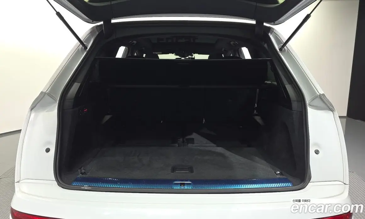 Audi Q7 2020 3.0 автомат (гидро), фото 20