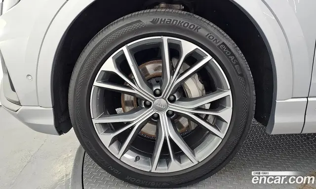 Audi Q8 2021 3.0 автомат (гидро), миниатюра 5
