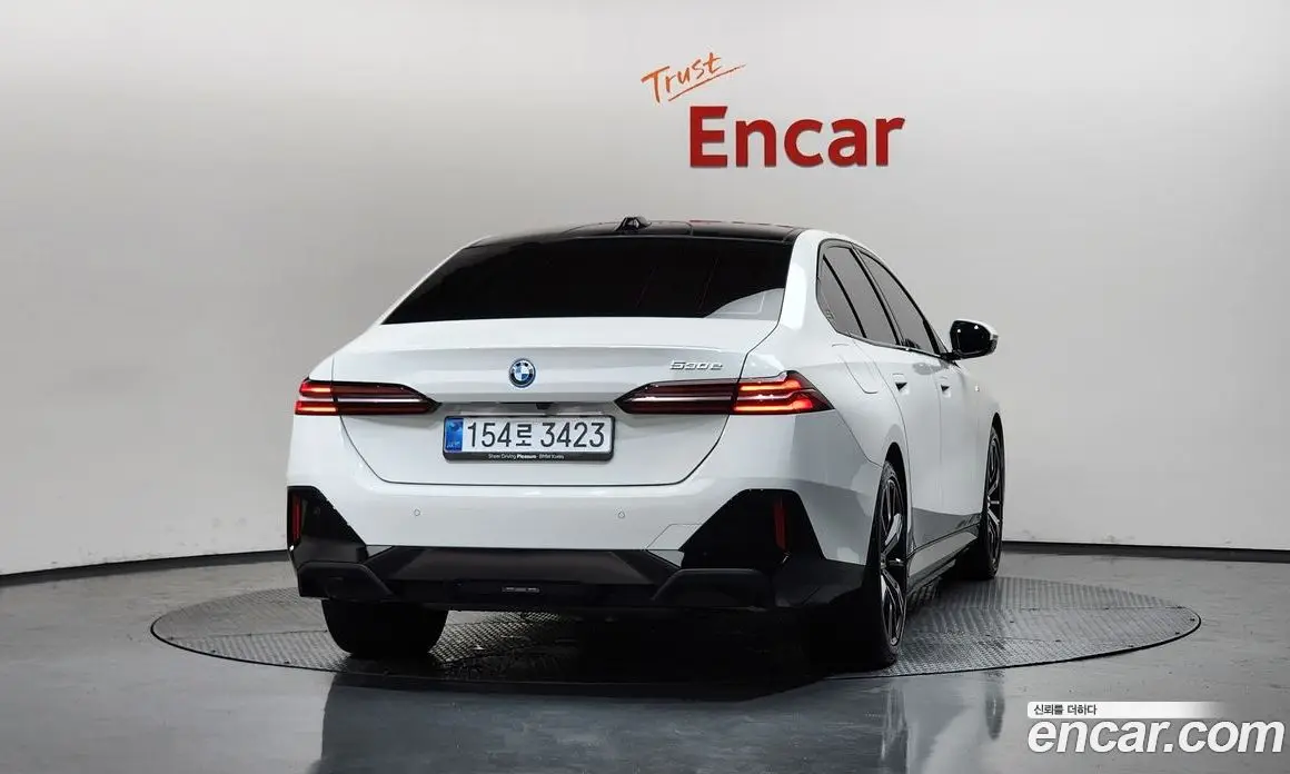 BMW 5 серия 2025 2.0 автомат (гидро), фото 3