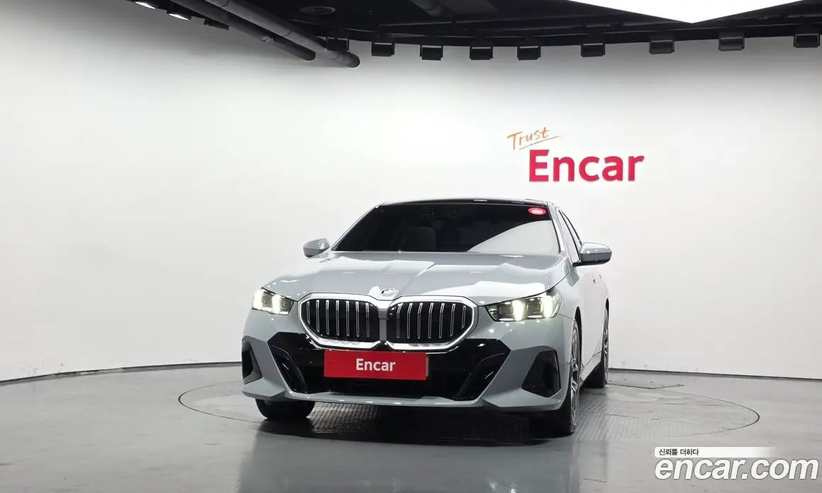 BMW 5 серия 2025 2.0 автомат (гидро), фото 3