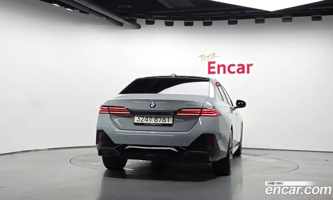 BMW 5 серия 2025 2.0 автомат (гидро), фото 4