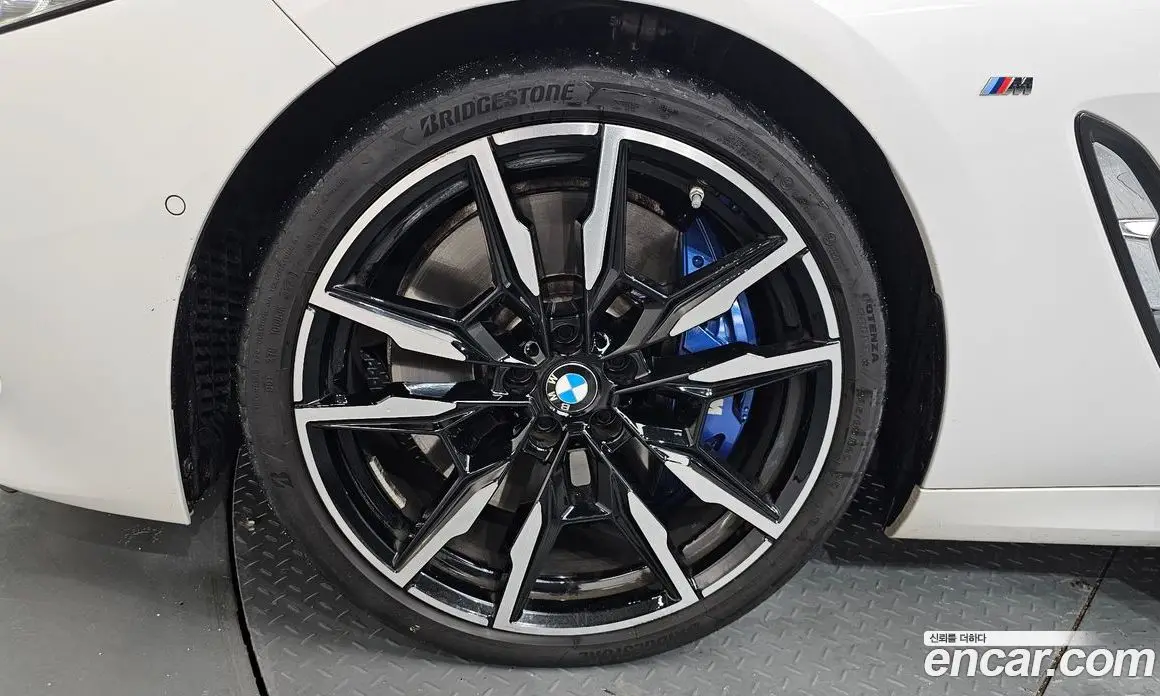 BMW 8 серия 2024 4.4 автомат (гидро), фото 5