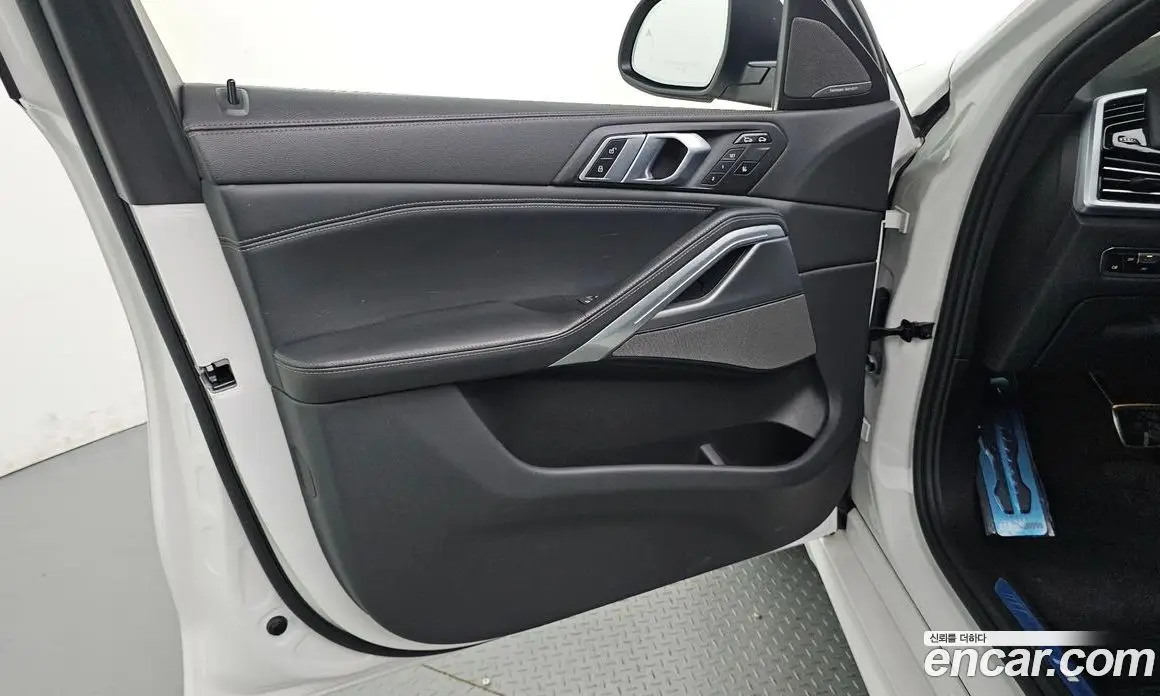 BMW X6 2023 3.0 автомат (гидро), фото 14