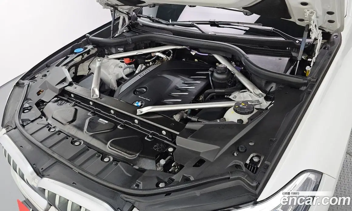 BMW X6 2023 3.0 автомат (гидро), фото 6