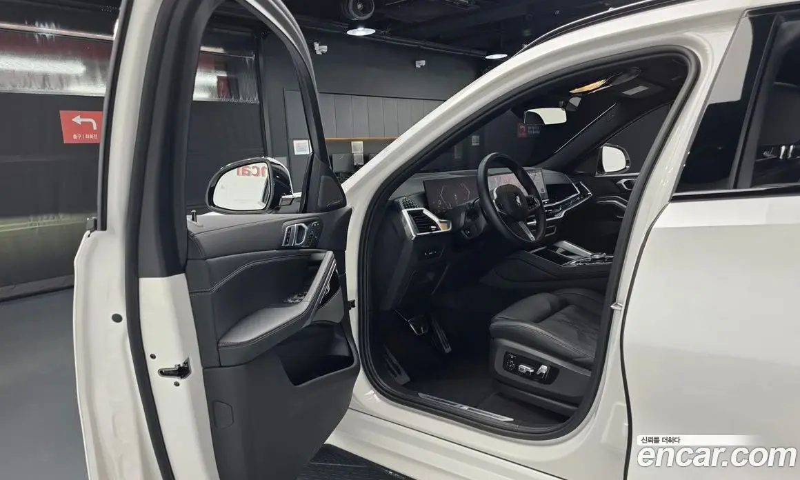 BMW X6 2024 3.0 автомат (гидро), фото 12