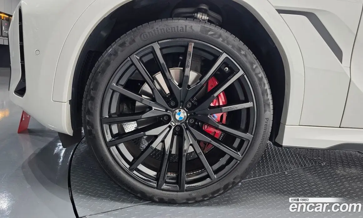 BMW X6 2024 3.0 автомат (гидро), фото 4