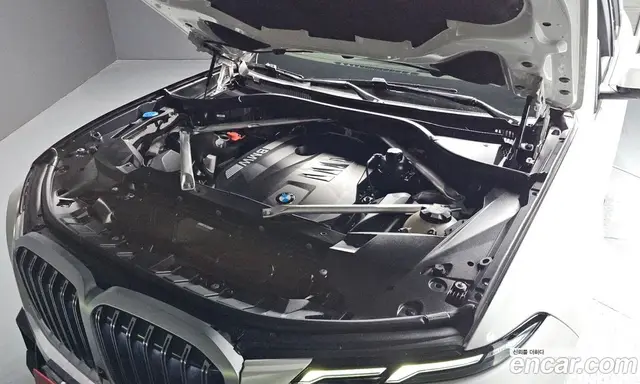 BMW X7 2024 3.0 автомат (гидро), миниатюра 6