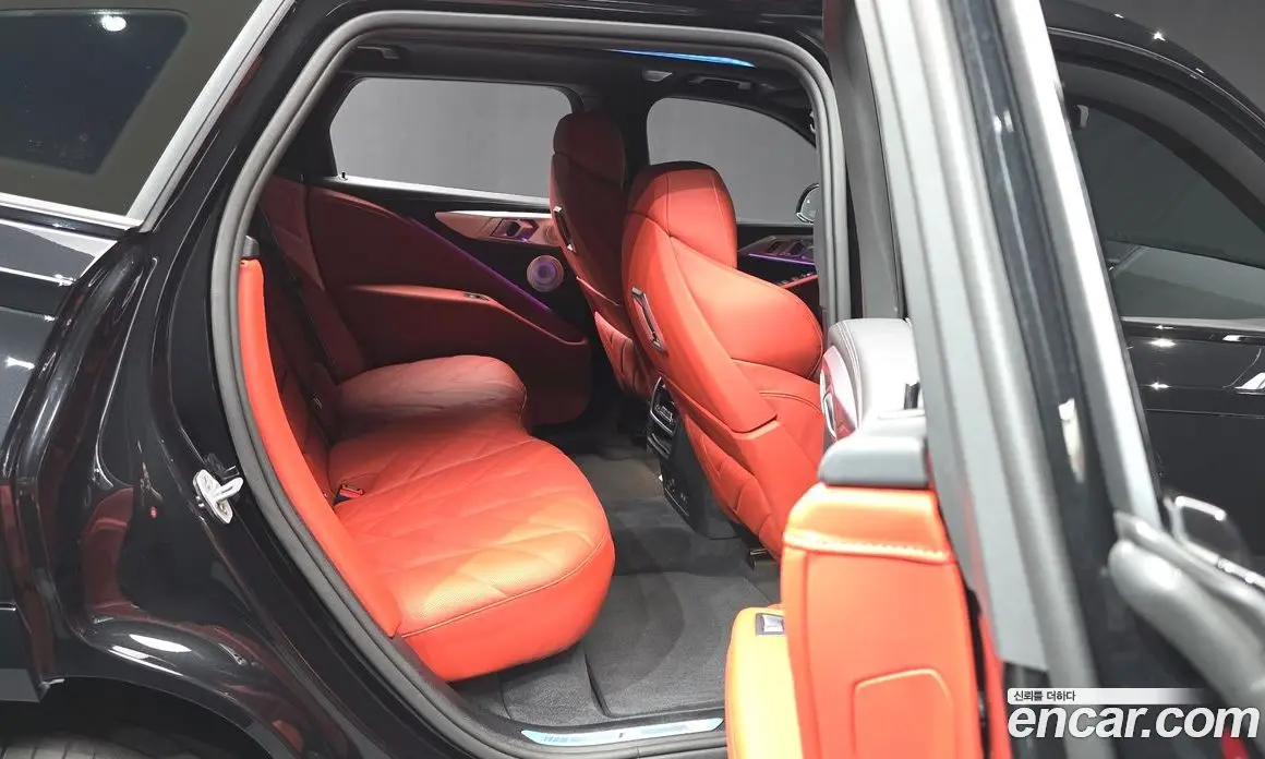BMW XM 2025 4.4 автомат (гидро), фото 12