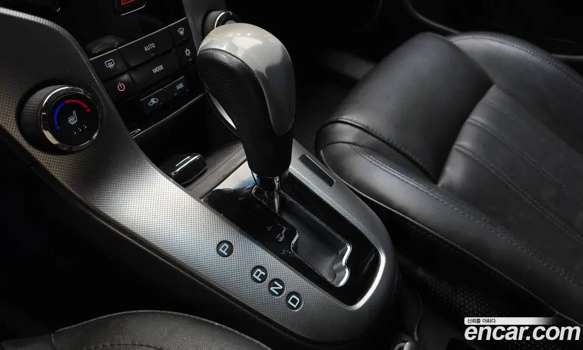 Chevrolet Cruze 2011 1.8 автомат (гидро), фото 9