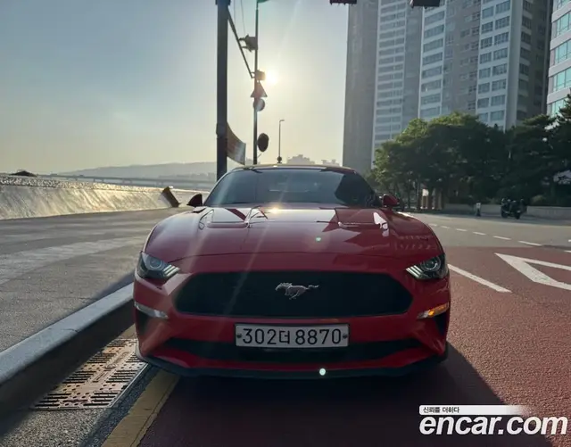 Ford Mustang 2020 2.3 автомат (гидро), миниатюра 1