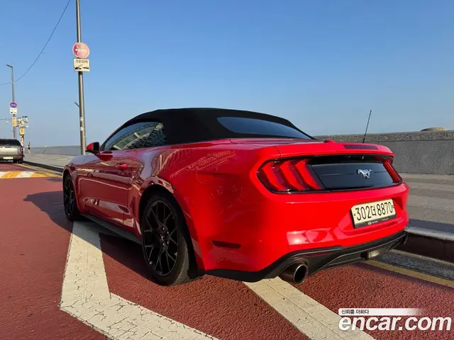 Ford Mustang 2020 2.3 автомат (гидро), миниатюра 5