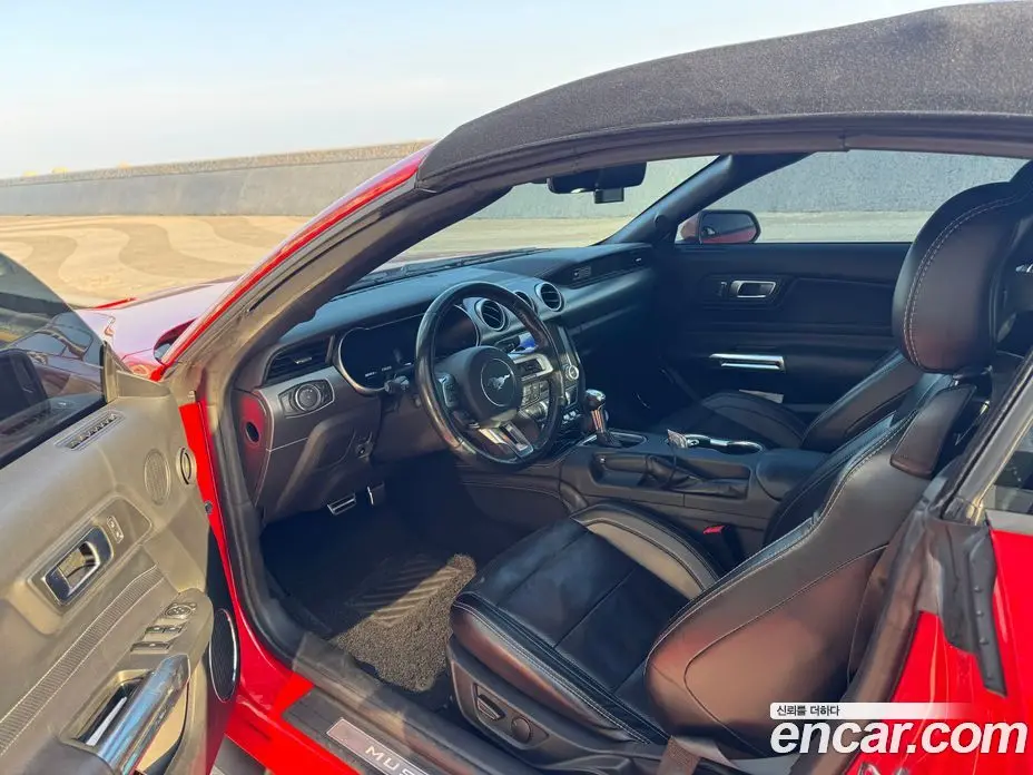 Ford Mustang 2020 2.3 автомат (гидро), фото 10