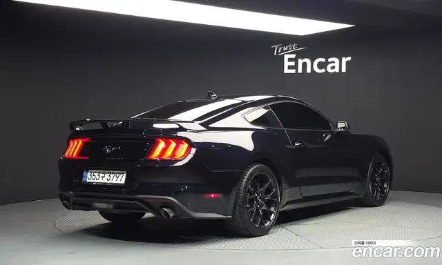 Ford Mustang 2021 2.3 автомат (гидро), миниатюра 2