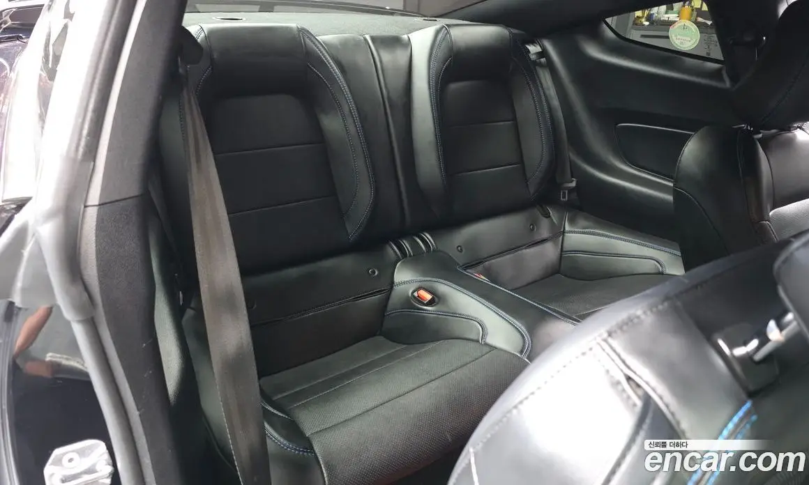 Ford Mustang 2021 2.3 автомат (гидро), фото 18