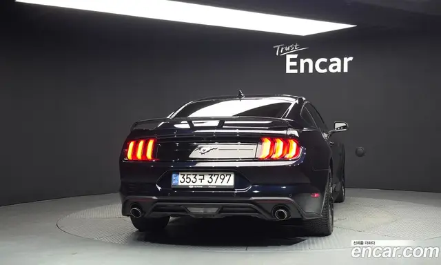 Ford Mustang 2021 2.3 автомат (гидро), миниатюра 4