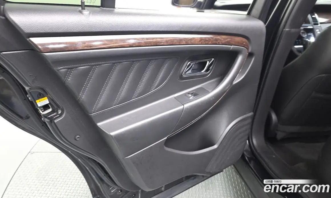 Ford Taurus 2015 2.0 автомат (гидро), фото 15