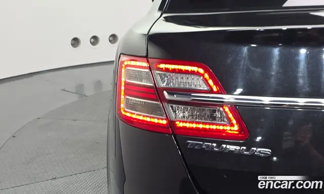 Ford Taurus 2015 2.0 автомат (гидро), миниатюра 9