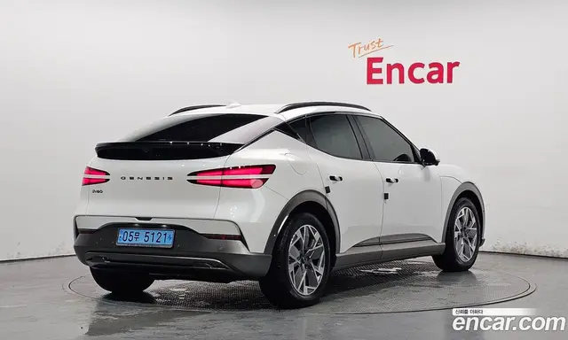 Genesis GV60 2023 0.1 автомат (гидро), миниатюра 2