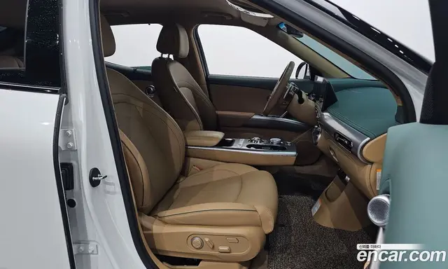 Genesis GV60 2023 0.1 автомат (гидро), миниатюра 10
