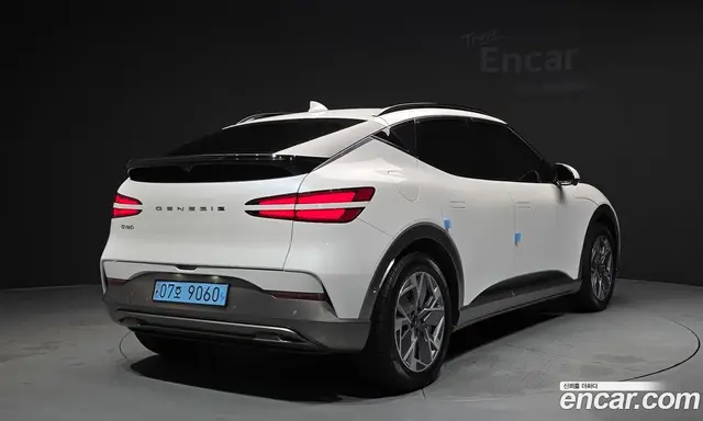 Genesis GV60 2023 0.1 автомат (гидро), миниатюра 2