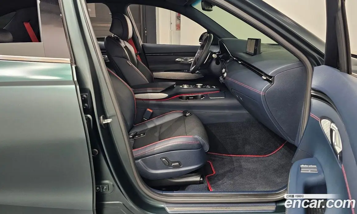 Genesis GV70 2021 2.5 автомат (гидро), фото 16