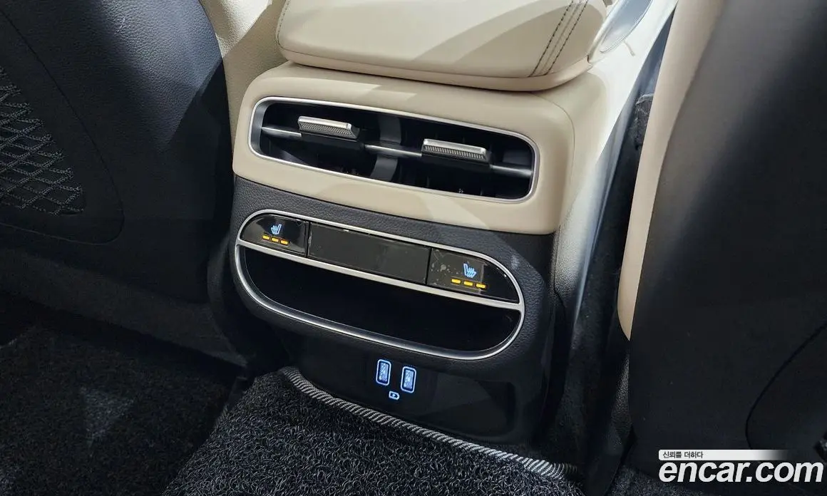 Genesis GV70 2022 2.5 автомат (гидро), фото 18 Genesis GV70 2022 2.5 автомат (гидро), фото 18